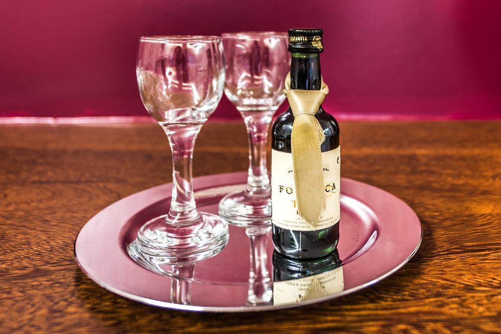 One-Bedroom Apartment,713263831:JPEG